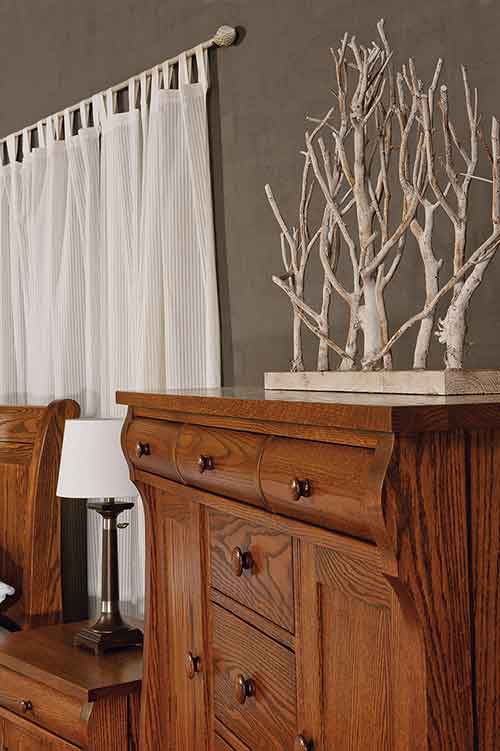 Amish Chippewa Sleigh 9 Drawer Dresser - Click Image to Close